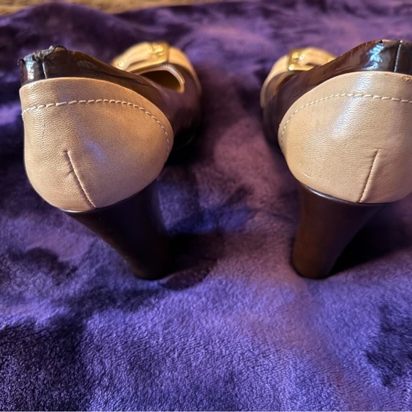 Retro‎ Brown Leather Buckle Pumps - Picture 2 of 5